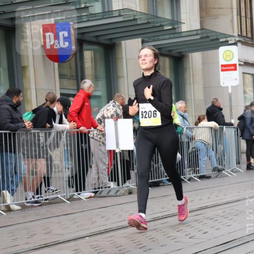 05.10.2025 - 20. swb-Marathon Bremen Strokosch-Dieckow http://msf.ph/oto/9243076 05.10.2025 10:49:07 Ziel 9206, 9233, 9333, 9435, 9555, 9626, 9627, 9708, 10118, 10170, 10381, 10519, 10636, 10673, 10712, 10715, 10735, 10888, 11057, 11319, 11487, 11579, 11598, 11672, 9206, 9233, 9333, 9435, 9555, 9626, 9627, 9708, 10118, 10170, 10381, 10519, 10636, 10673, 10712, 10715, 10735, 10888, 11057, 11319, 11487, 11579, 11598, 11672 meine-sportfotos.de