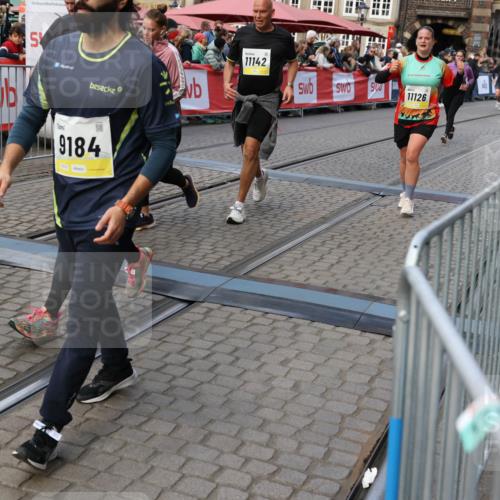 05.10.2025 - 20. swb-Marathon Bremen Yannick Fuchs http://msf.ph/oto/9243083 05.10.2025 11:09:06 Ziel 9184, 9466, 9721, 9774, 9912, 10031, 10087, 10248, 10458, 10714, 10840, 11126, 11142 meine-sportfotos.de