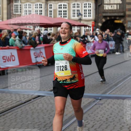 05.10.2025 - 20. swb-Marathon Bremen Yannick Fuchs http://msf.ph/oto/9243092 05.10.2025 11:09:07 Ziel 9184, 9466, 9774, 9912, 10031, 10087, 10248, 10458, 10714, 10840, 11126, 11142 meine-sportfotos.de