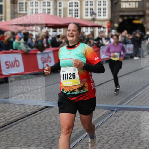 05.10.2025 - 20. swb-Marathon Bremen Yannick Fuchs http://msf.ph/oto/9243099 05.10.2025 11:09:07 Ziel 9184, 9466, 9774, 9912, 10031, 10087, 10248, 10458, 10714, 10840, 11126, 11142 meine-sportfotos.de