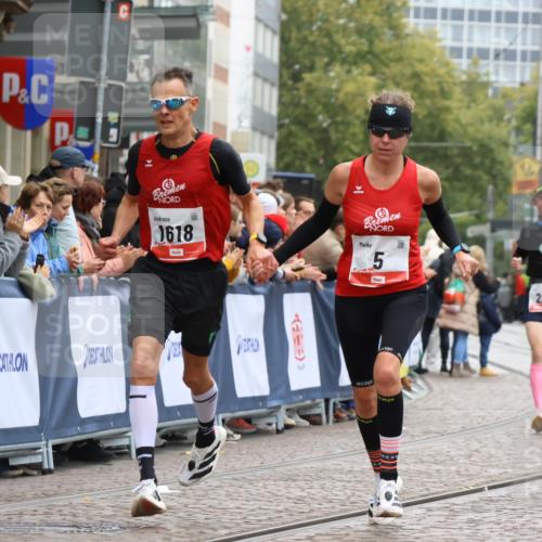 05.10.2025 - 20. swb-Marathon Bremen Strokosch-Dieckow http://msf.ph/oto/9243155 05.10.2025 12:44:27 Ziel 5, 8, 263, 1618, 1687, 2175, 9110 meine-sportfotos.de