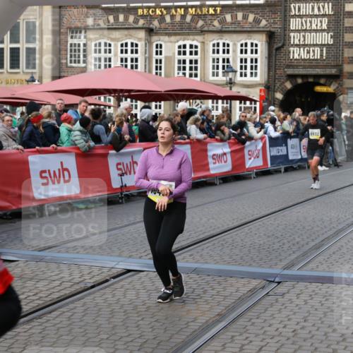 05.10.2025 - 20. swb-Marathon Bremen Yannick Fuchs http://msf.ph/oto/9243180 05.10.2025 11:09:09 Ziel 9466, 9774, 9912, 10031, 10087, 10248, 10458, 10714, 10840, 11126, 11142 meine-sportfotos.de