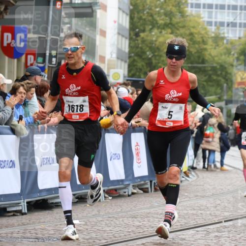 05.10.2025 - 20. swb-Marathon Bremen Strokosch-Dieckow http://msf.ph/oto/9243188 05.10.2025 12:44:27 Ziel 5, 8, 263, 1618, 1687, 2175, 9110 meine-sportfotos.de