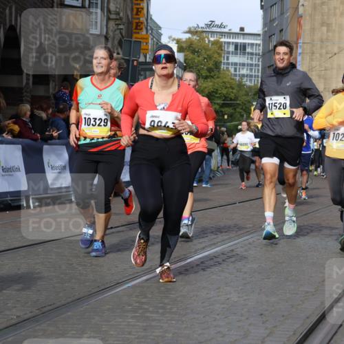 05.10.2025 - 20. swb-Marathon Bremen Strokosch-Dieckow http://msf.ph/oto/9243191 05.10.2025 10:57:42 Ziel 9309, 9372, 9585, 9943, 9979, 10225, 10250, 10329, 10341, 10555, 10890, 11457, 11520, 11521, 11575, 11731, 11744 meine-sportfotos.de