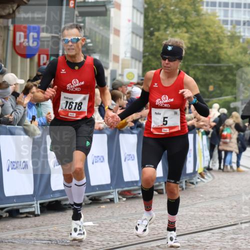 05.10.2025 - 20. swb-Marathon Bremen Strokosch-Dieckow http://msf.ph/oto/9243275 05.10.2025 12:44:27 Ziel 5, 8, 263, 1618, 1687, 2175, 9110 meine-sportfotos.de