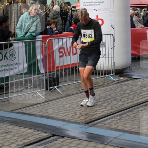 05.10.2025 - 20. swb-Marathon Bremen Yannick Fuchs http://msf.ph/oto/9243276 05.10.2025 11:09:15 Ziel 9632, 9798, 9815, 10315, 10458, 10784, 11379, 11437 meine-sportfotos.de