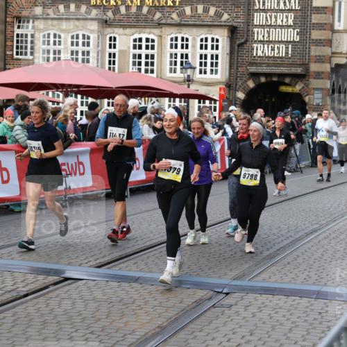 05.10.2025 - 20. swb-Marathon Bremen Yannick Fuchs http://msf.ph/oto/9243303 05.10.2025 11:09:17 Ziel 9632, 9798, 9815, 10315, 10784, 11379, 11437 meine-sportfotos.de