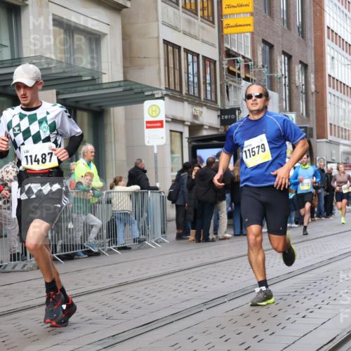 05.10.2025 - 20. swb-Marathon Bremen Strokosch-Dieckow http://msf.ph/oto/9243308 05.10.2025 10:49:15 Ziel 9206, 9233, 9435, 9452, 9555, 9626, 9627, 9708, 10118, 10170, 10381, 10519, 10636, 10673, 10712, 10726, 10781, 10873, 10888, 11319, 11487, 11579, 11672, 11692, 9206, 9233, 9435, 9452, 9555, 9626, 9627, 9708, 10118, 10170, 10381, 10519, 10636, 10673, 10712, 10726, 10781, 10873, 10888, 11319, 11487, 11579, 11672, 11692 meine-sportfotos.de
