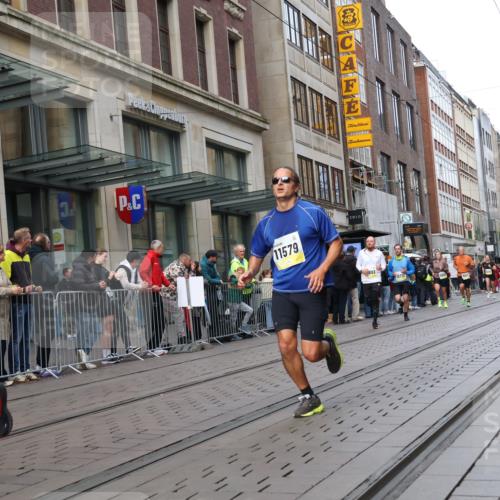 05.10.2025 - 20. swb-Marathon Bremen Strokosch-Dieckow http://msf.ph/oto/9243328 05.10.2025 10:49:16 Ziel 9218, 9233, 9435, 9452, 9555, 9626, 9627, 10118, 10170, 10381, 10519, 10636, 10673, 10712, 10726, 10781, 10873, 10888, 11319, 11487, 11579, 11672, 11692, 9218, 9233, 9435, 9452, 9555, 9626, 9627, 10118, 10170, 10381, 10519, 10636, 10673, 10712, 10726, 10781, 10873, 10888, 11319, 11487, 11579, 11672, 11692 meine-sportfotos.de