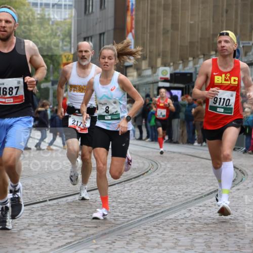 05.10.2025 - 20. swb-Marathon Bremen Strokosch-Dieckow http://msf.ph/oto/9243405 05.10.2025 12:44:31 Ziel 5, 6, 8, 263, 1618, 1687, 2175, 9110 meine-sportfotos.de