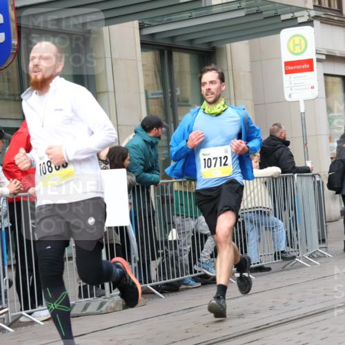 05.10.2025 - 20. swb-Marathon Bremen Strokosch-Dieckow http://msf.ph/oto/9243410 05.10.2025 10:49:19 Ziel 9218, 9233, 9369, 9452, 9555, 9626, 9627, 9696, 9761, 9889, 10170, 10346, 10381, 10636, 10673, 10712, 10726, 10781, 10873, 10888, 11091, 11487, 11579, 11692, 9218, 9233, 9369, 9452, 9555, 9626, 9627, 9696, 9761, 9889, 10170, 10346, 10381, 10636, 10673, 10712, 10726, 10781, 10873, 10888, 11091, 11487, 11579, 11692 meine-sportfotos.de