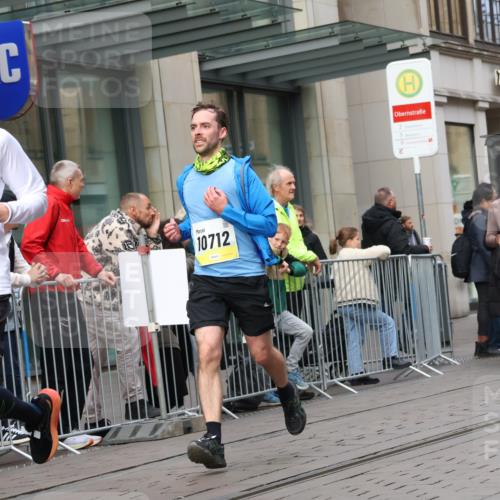 05.10.2025 - 20. swb-Marathon Bremen Strokosch-Dieckow http://msf.ph/oto/9243424 05.10.2025 10:49:19 Ziel 9218, 9233, 9369, 9452, 9555, 9626, 9627, 9696, 9761, 9889, 10170, 10346, 10381, 10636, 10673, 10712, 10726, 10781, 10873, 10888, 11091, 11487, 11579, 11692, 9218, 9233, 9369, 9452, 9555, 9626, 9627, 9696, 9761, 9889, 10170, 10346, 10381, 10636, 10673, 10712, 10726, 10781, 10873, 10888, 11091, 11487, 11579, 11692 meine-sportfotos.de