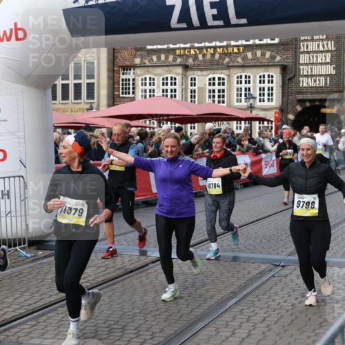 05.10.2025 - 20. swb-Marathon Bremen Yannick Fuchs http://msf.ph/oto/9243440 05.10.2025 11:09:19 Ziel 9632, 9798, 9815, 10315, 10784, 11379, 11437, 11674 meine-sportfotos.de