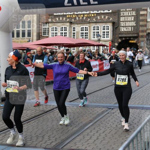 05.10.2025 - 20. swb-Marathon Bremen Yannick Fuchs http://msf.ph/oto/9243457 05.10.2025 11:09:19 Ziel 9632, 9798, 9815, 10315, 10784, 11379, 11437, 11674 meine-sportfotos.de