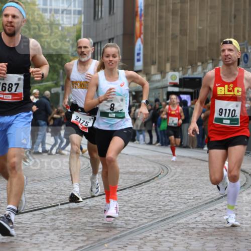 05.10.2025 - 20. swb-Marathon Bremen Strokosch-Dieckow http://msf.ph/oto/9243459 05.10.2025 12:44:31 Ziel 5, 6, 8, 263, 1618, 1687, 2175, 9110 meine-sportfotos.de