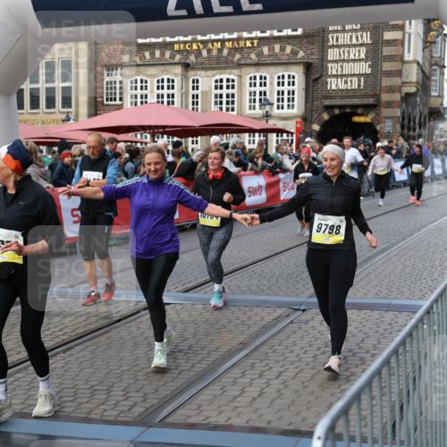 05.10.2025 - 20. swb-Marathon Bremen Yannick Fuchs http://msf.ph/oto/9243469 05.10.2025 11:09:19 Ziel 9632, 9798, 9815, 10315, 10784, 11379, 11437, 11674 meine-sportfotos.de