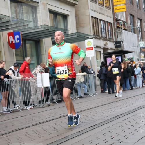 05.10.2025 - 20. swb-Marathon Bremen Strokosch-Dieckow http://msf.ph/oto/9243508 05.10.2025 10:49:22 Ziel 9218, 9369, 9452, 9626, 9627, 9696, 9761, 9889, 10159, 10170, 10346, 10636, 10712, 10726, 10781, 10873, 10888, 11091, 11579, 11692, 11749, 9218, 9369, 9452, 9626, 9627, 9696, 9761, 9889, 10159, 10170, 10346, 10636, 10712, 10726, 10781, 10873, 10888, 11091, 11579, 11692, 11749 meine-sportfotos.de