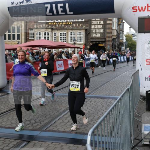 05.10.2025 - 20. swb-Marathon Bremen Yannick Fuchs http://msf.ph/oto/9243510 05.10.2025 11:09:19 Ziel 9632, 9798, 9815, 10315, 10784, 11379, 11437, 11674 meine-sportfotos.de