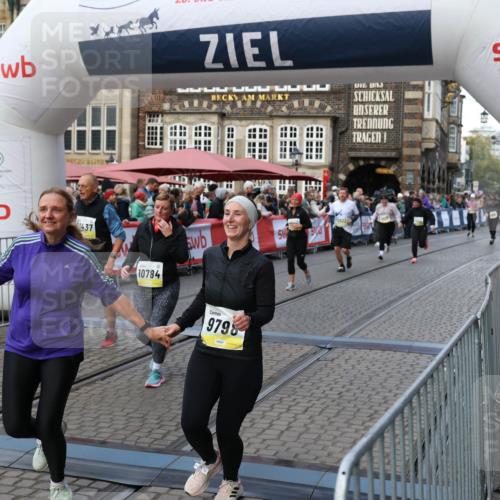 05.10.2025 - 20. swb-Marathon Bremen Yannick Fuchs http://msf.ph/oto/9243531 05.10.2025 11:09:20 Ziel 9632, 9798, 9815, 10315, 10522, 10784, 11056, 11379, 11437, 11530, 11674 meine-sportfotos.de