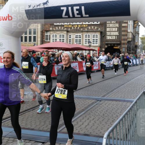 05.10.2025 - 20. swb-Marathon Bremen Yannick Fuchs http://msf.ph/oto/9243550 05.10.2025 11:09:20 Ziel 9632, 9798, 9815, 10315, 10522, 10784, 11056, 11379, 11437, 11530, 11674 meine-sportfotos.de