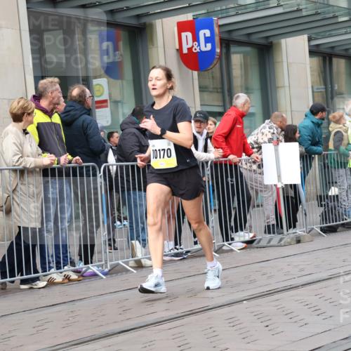 05.10.2025 - 20. swb-Marathon Bremen Strokosch-Dieckow http://msf.ph/oto/9243565 05.10.2025 10:49:25 Ziel 9218, 9369, 9452, 9626, 9627, 9696, 9761, 9889, 10159, 10170, 10346, 10636, 10712, 10726, 10781, 10873, 10888, 10946, 11091, 11579, 11642, 11692, 11749, 9218, 9369, 9452, 9626, 9627, 9696, 9761, 9889, 10159, 10170, 10346, 10636, 10712, 10726, 10781, 10873, 10888, 10946, 11091, 11579, 11642, 11692, 11749 meine-sportfotos.de