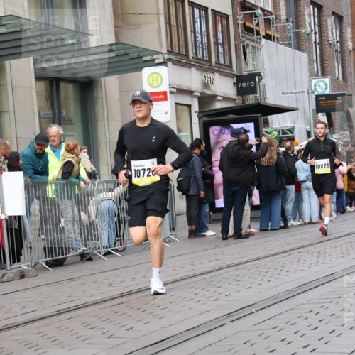 05.10.2025 - 20. swb-Marathon Bremen Strokosch-Dieckow http://msf.ph/oto/9243620 05.10.2025 10:49:27 Ziel 9218, 9369, 9452, 9693, 9696, 9761, 9889, 10159, 10170, 10346, 10543, 10636, 10712, 10726, 10781, 10873, 10946, 11091, 11642, 11692, 11749, 9218, 9369, 9452, 9693, 9696, 9761, 9889, 10159, 10170, 10346, 10543, 10636, 10712, 10726, 10781, 10873, 10946, 11091, 11642, 11692, 11749 meine-sportfotos.de