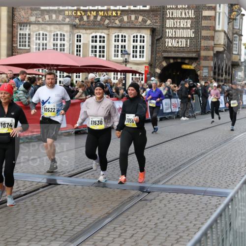 05.10.2025 - 20. swb-Marathon Bremen Yannick Fuchs http://msf.ph/oto/9243627 05.10.2025 11:09:23 Ziel 9798, 9815, 10295, 10315, 10522, 10784, 11056, 11379, 11437, 11530, 11674 meine-sportfotos.de