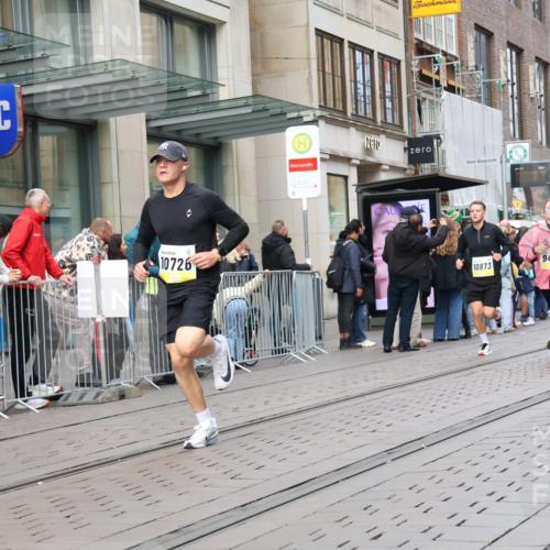 05.10.2025 - 20. swb-Marathon Bremen Strokosch-Dieckow http://msf.ph/oto/9243629 05.10.2025 10:49:28 Ziel 9218, 9369, 9452, 9693, 9696, 9761, 9803, 9889, 10159, 10170, 10346, 10543, 10636, 10712, 10726, 10781, 10873, 10946, 11091, 11642, 11692, 11749, 9218, 9369, 9452, 9693, 9696, 9761, 9803, 9889, 10159, 10170, 10346, 10543, 10636, 10712, 10726, 10781, 10873, 10946, 11091, 11642, 11692, 11749 meine-sportfotos.de