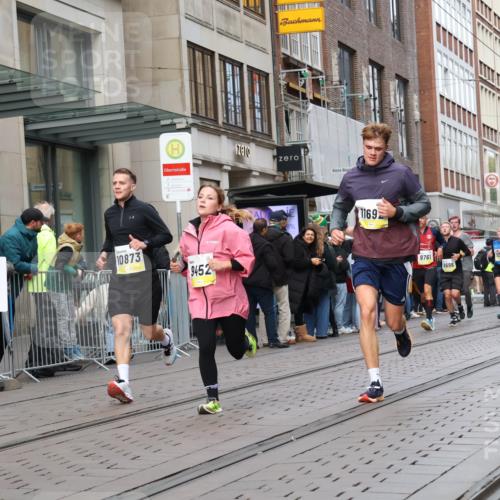 05.10.2025 - 20. swb-Marathon Bremen Strokosch-Dieckow http://msf.ph/oto/9243645 05.10.2025 10:49:30 Ziel 9218, 9369, 9452, 9676, 9693, 9696, 9761, 9803, 9889, 10159, 10170, 10346, 10543, 10726, 10781, 10868, 10873, 10946, 11091, 11642, 11692, 11749, 9218, 9369, 9452, 9676, 9693, 9696, 9761, 9803, 9889, 10159, 10170, 10346, 10543, 10726, 10781, 10868, 10873, 10946, 11091, 11642, 11692, 11749 meine-sportfotos.de