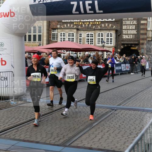 05.10.2025 - 20. swb-Marathon Bremen Yannick Fuchs http://msf.ph/oto/9243682 05.10.2025 11:09:23 Ziel 9798, 9815, 10295, 10315, 10522, 10784, 11056, 11379, 11437, 11530, 11674 meine-sportfotos.de