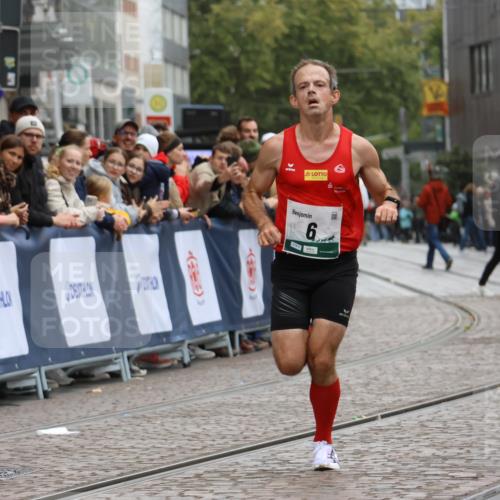 05.10.2025 - 20. swb-Marathon Bremen Strokosch-Dieckow http://msf.ph/oto/9243697 05.10.2025 12:44:39 Ziel 6 meine-sportfotos.de
