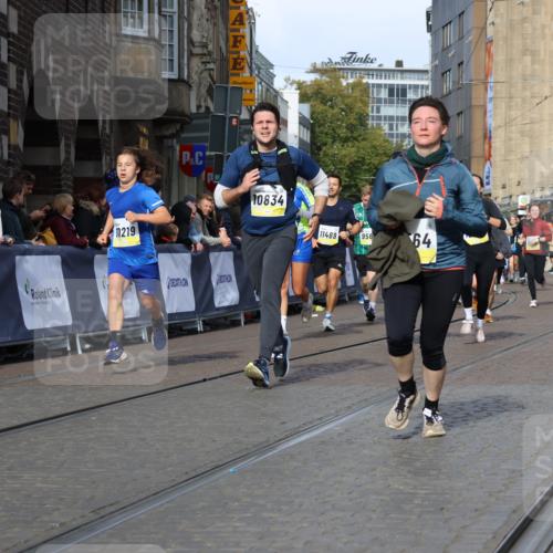 05.10.2025 - 20. swb-Marathon Bremen Strokosch-Dieckow http://msf.ph/oto/9243700 05.10.2025 10:57:51 Ziel 9221, 9568, 9719, 10219, 10577, 10651, 10703, 10834, 10890, 10975, 11023, 11116, 11301, 11457, 11469, 11564, 11575, 11663, 11744 meine-sportfotos.de