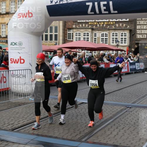 05.10.2025 - 20. swb-Marathon Bremen Yannick Fuchs http://msf.ph/oto/9243709 05.10.2025 11:09:24 Ziel 9798, 9815, 10295, 10315, 10522, 10784, 11056, 11379, 11437, 11530, 11674 meine-sportfotos.de