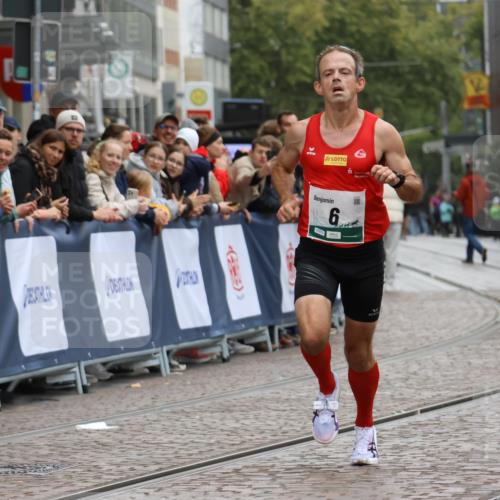 05.10.2025 - 20. swb-Marathon Bremen Strokosch-Dieckow http://msf.ph/oto/9243728 05.10.2025 12:44:39 Ziel 6 meine-sportfotos.de