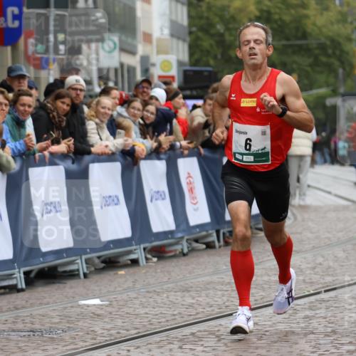 05.10.2025 - 20. swb-Marathon Bremen Strokosch-Dieckow http://msf.ph/oto/9243758 05.10.2025 12:44:39 Ziel 6 meine-sportfotos.de