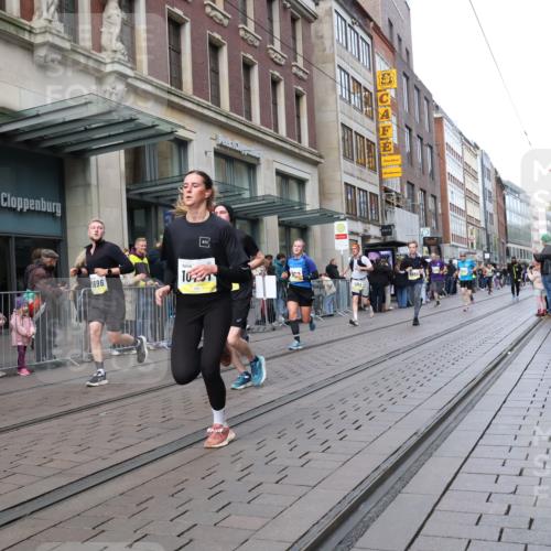 05.10.2025 - 20. swb-Marathon Bremen Strokosch-Dieckow http://msf.ph/oto/9243771 05.10.2025 10:49:36 Ziel 9218, 9369, 9452, 9485, 9676, 9693, 9696, 9761, 9787, 9803, 9889, 10159, 10246, 10346, 10543, 10781, 10868, 10946, 11091, 11208, 11288, 11295, 11621, 11642, 11749, 9218, 9369, 9452, 9485, 9676, 9693, 9696, 9761, 9787, 9803, 9889, 10159, 10246, 10346, 10543, 10781, 10868, 10946, 11091, 11208, 11288, 11295, 11621, 11642, 11749 meine-sportfotos.de