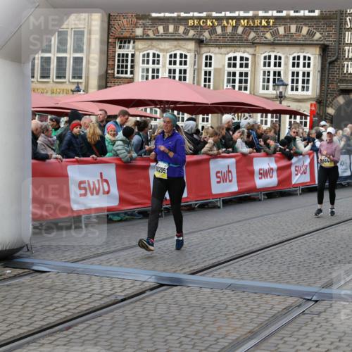 05.10.2025 - 20. swb-Marathon Bremen Yannick Fuchs http://msf.ph/oto/9243785 05.10.2025 11:09:26 Ziel 9848, 9892, 10295, 10522, 11056, 11530, 11674 meine-sportfotos.de