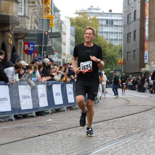05.10.2025 - 20. swb-Marathon Bremen Strokosch-Dieckow http://msf.ph/oto/9243819 05.10.2025 12:45:12 Ziel 1155, 1334 meine-sportfotos.de
