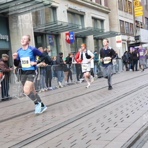 05.10.2025 - 20. swb-Marathon Bremen Strokosch-Dieckow http://msf.ph/oto/9243827 05.10.2025 10:49:37 Ziel 9218, 9369, 9452, 9485, 9676, 9693, 9696, 9761, 9787, 9803, 9889, 10159, 10246, 10346, 10543, 10781, 10868, 10946, 11091, 11104, 11208, 11288, 11295, 11621, 11642, 11749, 9218, 9369, 9452, 9485, 9676, 9693, 9696, 9761, 9787, 9803, 9889, 10159, 10246, 10346, 10543, 10781, 10868, 10946, 11091, 11104, 11208, 11288, 11295, 11621, 11642, 11749 meine-sportfotos.de
