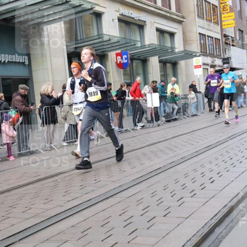 05.10.2025 - 20. swb-Marathon Bremen Strokosch-Dieckow http://msf.ph/oto/9243852 05.10.2025 10:49:38 Ziel 9218, 9369, 9485, 9645, 9676, 9693, 9696, 9761, 9787, 9803, 9889, 10159, 10246, 10346, 10543, 10781, 10868, 10946, 11091, 11104, 11208, 11288, 11295, 11621, 11642, 11749, 9218, 9369, 9485, 9645, 9676, 9693, 9696, 9761, 9787, 9803, 9889, 10159, 10246, 10346, 10543, 10781, 10868, 10946, 11091, 11104, 11208, 11288, 11295, 11621, 11642, 11749 meine-sportfotos.de