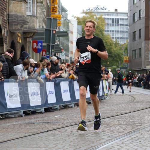 05.10.2025 - 20. swb-Marathon Bremen Strokosch-Dieckow http://msf.ph/oto/9243875 05.10.2025 12:45:12 Ziel 1155, 1334 meine-sportfotos.de
