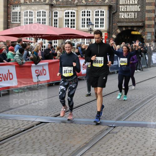 05.10.2025 - 20. swb-Marathon Bremen Yannick Fuchs http://msf.ph/oto/9243877 05.10.2025 11:10:49 Ziel 9446, 9572, 9804, 10665, 10962, 11157, 11240 meine-sportfotos.de