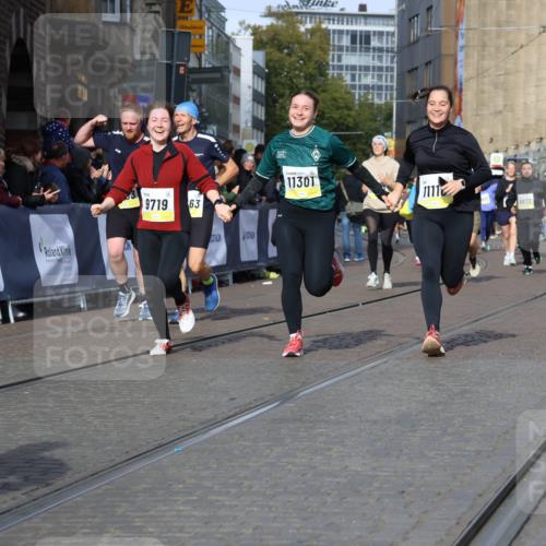 05.10.2025 - 20. swb-Marathon Bremen Strokosch-Dieckow http://msf.ph/oto/9243914 05.10.2025 10:57:56 Ziel 9221, 9568, 9719, 9872, 10577, 10651, 10703, 10793, 10975, 11023, 11116, 11301, 11469, 11601, 11663 meine-sportfotos.de