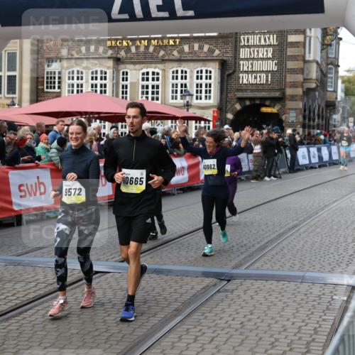05.10.2025 - 20. swb-Marathon Bremen Yannick Fuchs http://msf.ph/oto/9243947 05.10.2025 11:10:50 Ziel 9446, 9572, 9804, 10665, 10962, 11157, 11240 meine-sportfotos.de