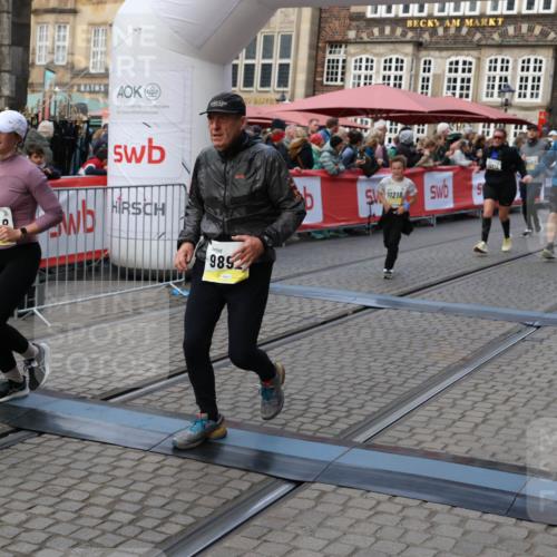 05.10.2025 - 20. swb-Marathon Bremen Yannick Fuchs http://msf.ph/oto/9243977 05.10.2025 11:09:30 Ziel 9493, 9649, 9848, 9892, 9945, 10214, 10295, 10522, 11037, 11056, 11218, 11530 meine-sportfotos.de