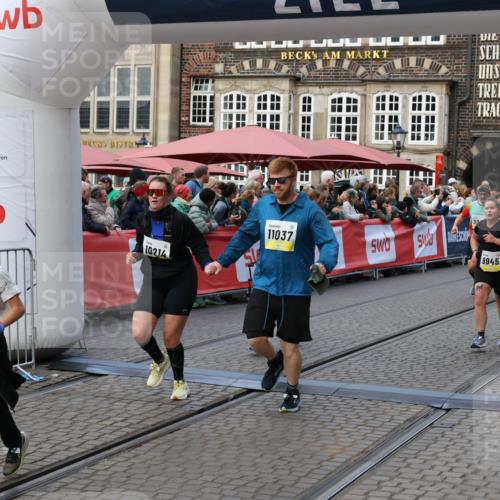 05.10.2025 - 20. swb-Marathon Bremen Yannick Fuchs http://msf.ph/oto/9244035 05.10.2025 11:09:33 Ziel 9002, 9493, 9649, 9848, 9892, 9945, 10214, 10295, 11037, 11218 meine-sportfotos.de