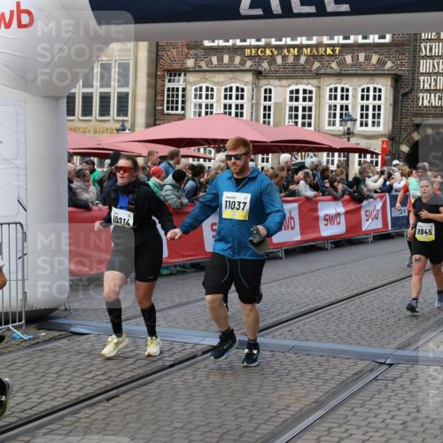 05.10.2025 - 20. swb-Marathon Bremen Yannick Fuchs http://msf.ph/oto/9244047 05.10.2025 11:09:33 Ziel 9002, 9493, 9649, 9848, 9892, 9945, 10214, 10295, 11037, 11218 meine-sportfotos.de