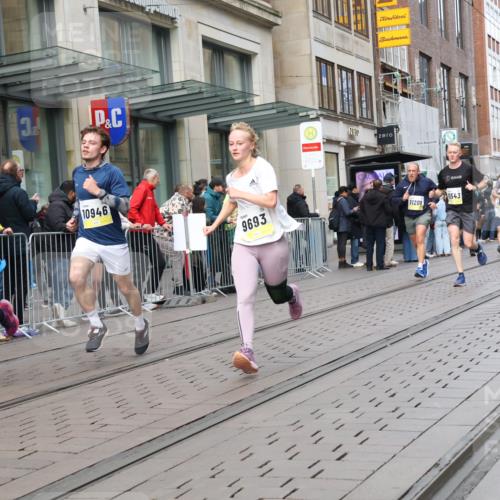 05.10.2025 - 20. swb-Marathon Bremen Strokosch-Dieckow http://msf.ph/oto/9244065 05.10.2025 10:49:45 Ziel 9485, 9579, 9645, 9676, 9689, 9693, 9787, 9803, 10022, 10159, 10246, 10356, 10400, 10443, 10543, 10868, 10946, 11104, 11208, 11288, 11295, 11621, 11642, 11749, 9485, 9579, 9645, 9676, 9689, 9693, 9787, 9803, 10022, 10159, 10246, 10356, 10400, 10443, 10543, 10868, 10946, 11104, 11208, 11288, 11295, 11621, 11642, 11749 meine-sportfotos.de