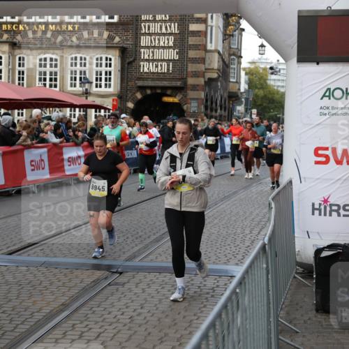 05.10.2025 - 20. swb-Marathon Bremen Yannick Fuchs http://msf.ph/oto/9244088 05.10.2025 11:09:33 Ziel 9002, 9493, 9649, 9848, 9892, 9945, 10214, 10295, 11037, 11218 meine-sportfotos.de