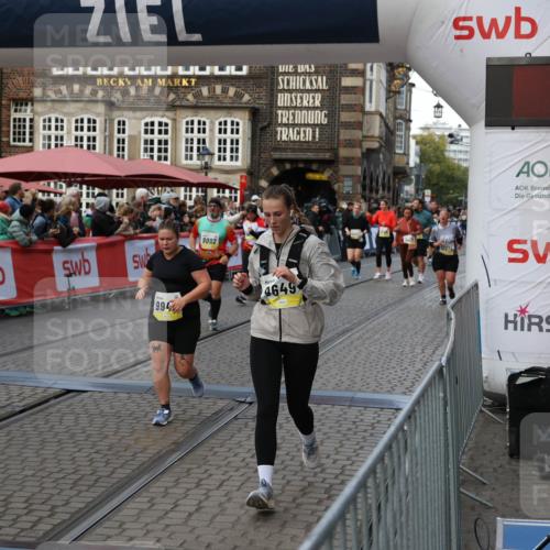 05.10.2025 - 20. swb-Marathon Bremen Yannick Fuchs http://msf.ph/oto/9244124 05.10.2025 11:09:34 Ziel 9002, 9493, 9649, 9848, 9892, 9945, 10074, 10214, 10865, 11037, 11218 meine-sportfotos.de